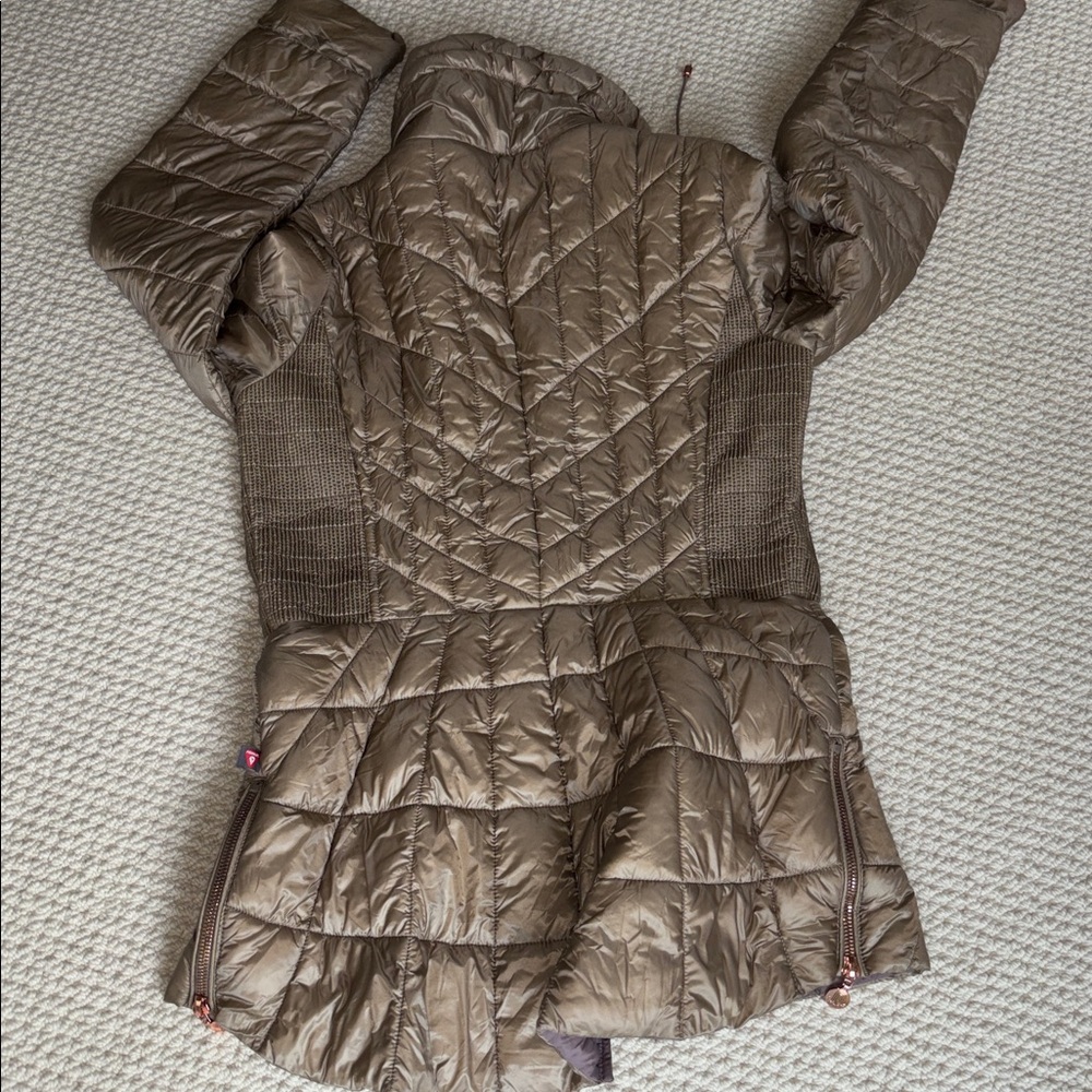 Bernardo Pearlized Primaloft Packable Jacket - image 6